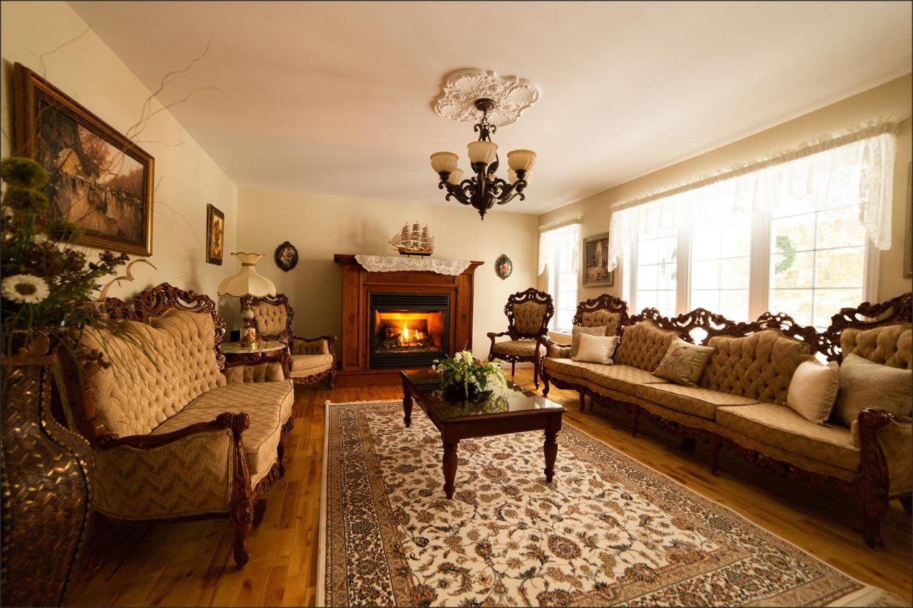 Au Coeur De Saint-Sauveur Bed and Breakfast Eksteriør billede