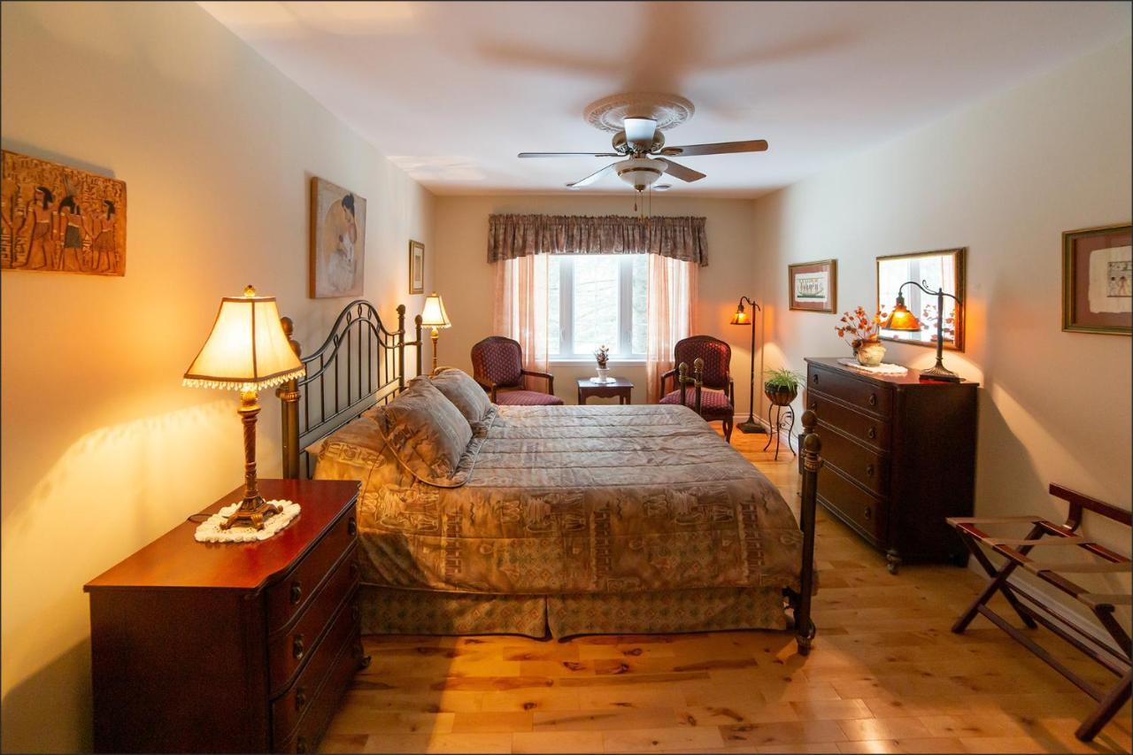 Au Coeur De Saint-Sauveur Bed and Breakfast Eksteriør billede